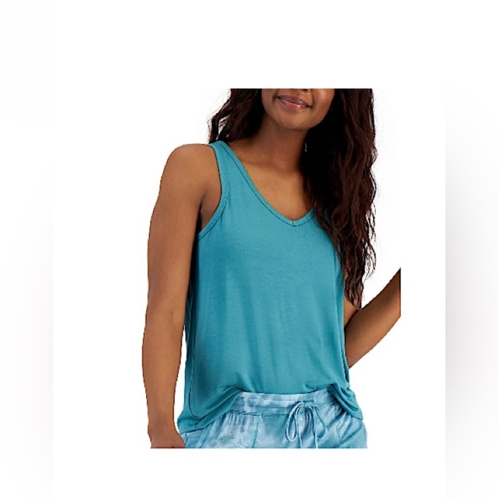 NWT ALFANI
Solid Essential Sleep Tank Top